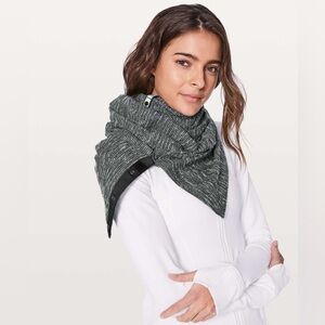 Lululemon Vinyasa Scarf *Rulu Coco Pique Black White